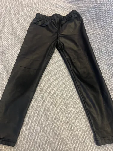 Calça acetinada tamanho 6 usada 