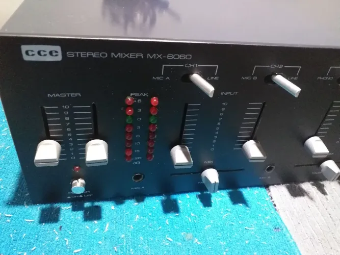 Mixer CCE Studio 6060 Black- leia