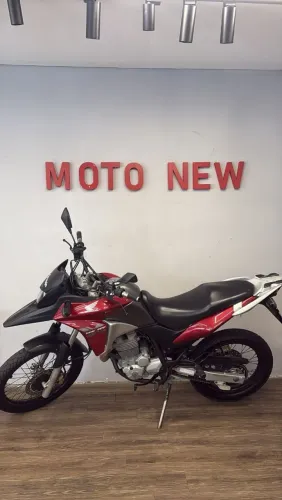 Honda XRE 300 vermelha 2013 km 95.000