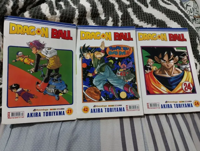 Vendo pequena coleção de quadrinhos de Dragon Ball
