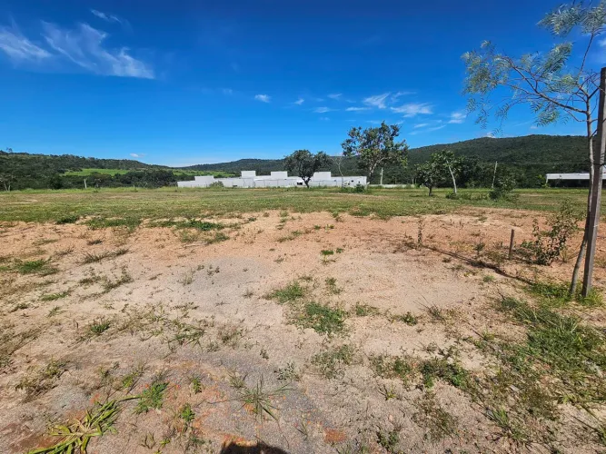 Lote plano Condomínio Escarpas em Abadiania (QUITADO)