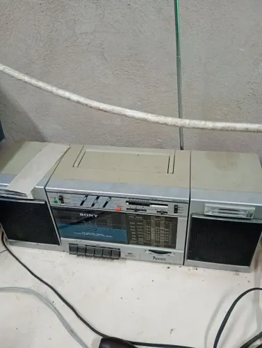 Rádio soni antigo