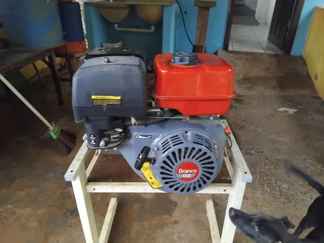 Oportunidade única  confira motor  a gasolina 13 cv novo e completo com polia 