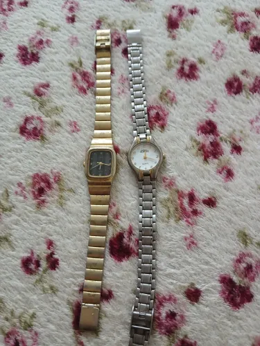 Dois Belos Relógios Femininos Em Aço