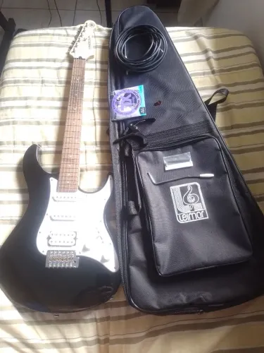 Guitarra Yamaha Pacifica 012 PAC012 Preta Black + Acessórios