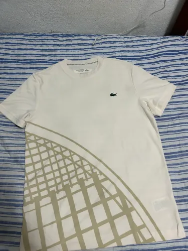 Vendo blusa da Lacoste nova