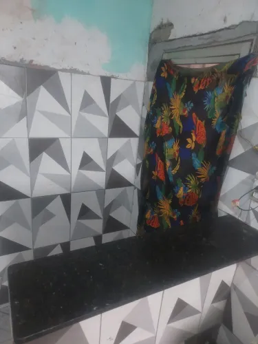Pedra de mármore 1 metro e 20 de comprimento por 30 centímetros de largura pra bancada