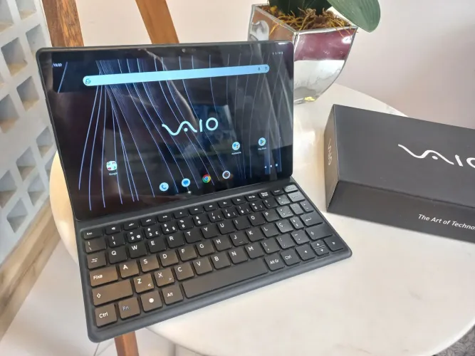 Tablet VAIO VLT 10 c/CAPA (poucos meses de uso)