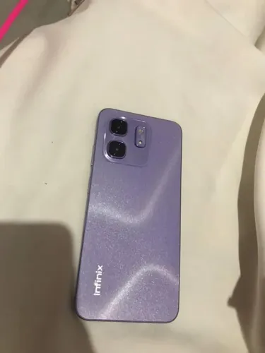 Vendo Celular infinix 50 i 128gb seminovo tem menos de 7 meses que comprei