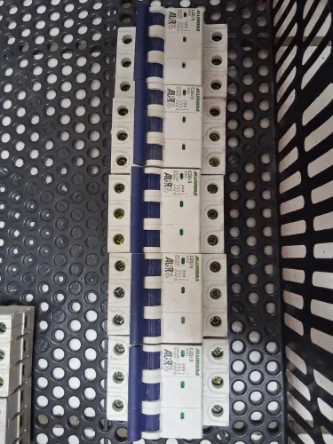 Disjuntor Tripolar C20/3