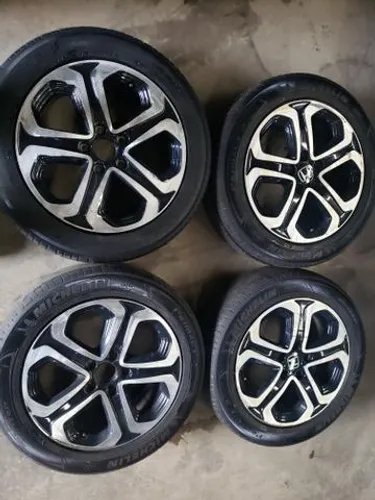 Roda da hrv com pneu