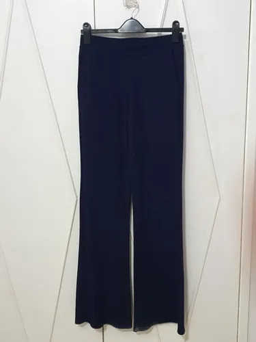 Calça de malha grossa azul marinho ligeiramente flare da Forever 21 
