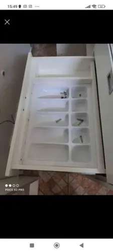 Balcão para loja com gavetas e nichos