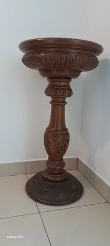 Floreira de madeira maciça