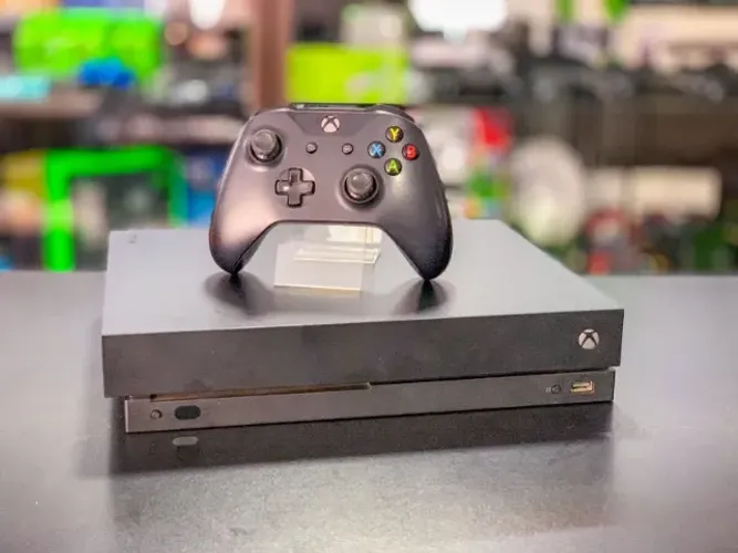 Xbox One X 01Tera Preto Seminovo 01 Controle sem fio preto Xbox One 01 Jogo Físico