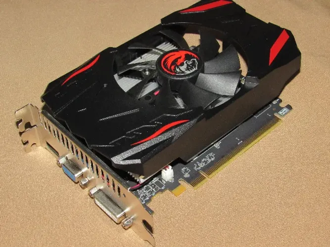 Placa de vídeo Pcyes chipset amd Radeon 6570 2GB gddr3