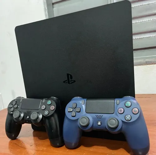 Ps4 slim 1tb+ dois controles 