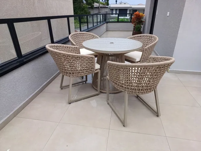 Mesa de Jantar em corda náutica com 4 Cadeiras