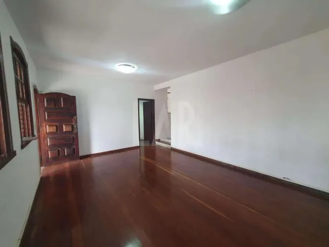 Casa à venda, 5 quartos, 1 suíte, 3 vagas, São Pedro - Belo Horizonte/MG