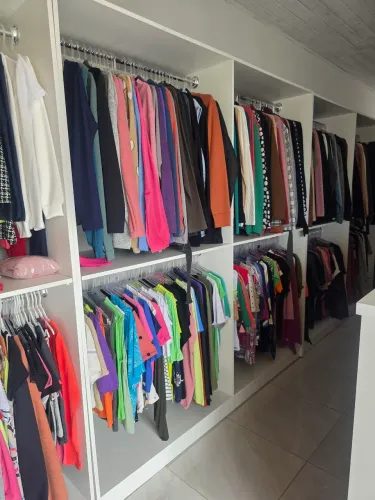 Armário expositor de Roupas