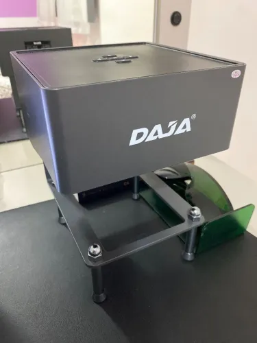 Máquina para gravação a laser Daja