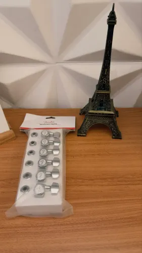 Tarraxas com Trava Fender