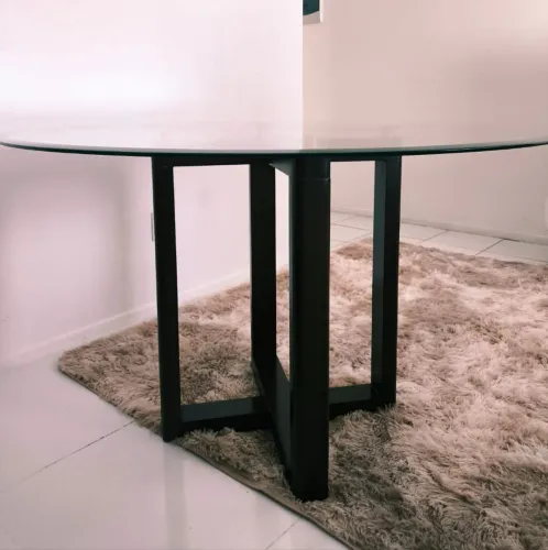 Vendo MESA EM MADEIRA (não é MDF 
