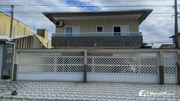 Casa em Condomínio Fechado no Bairro Tude Bastos Praia Grande/SP