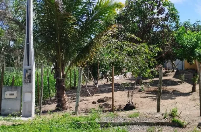 Vendo lote próximo à praia.