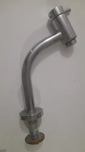 Torneira de Inox de Bica Baixa Deca - Durável, Moderna e Perfeita para sua Cozinha!