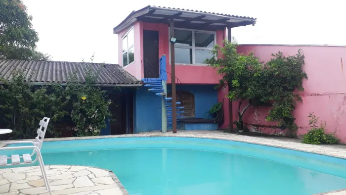 Excelente casa com piscina
