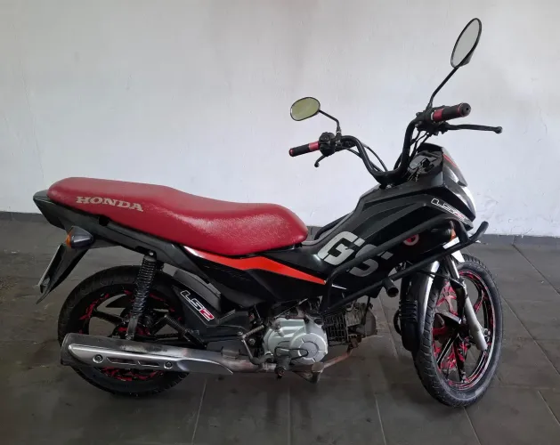 VENDO JÁ FINANCIADO HONDA POP 110I 2021 R$ 5.200 A PARTE