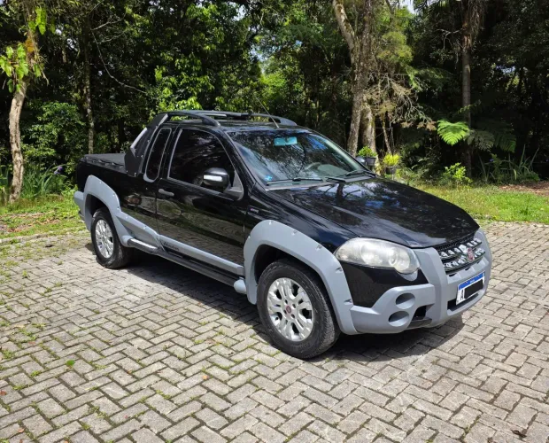 Fiat Strada Adventure 1.8/ 1.8 Locker Flex CE Usados e Novos