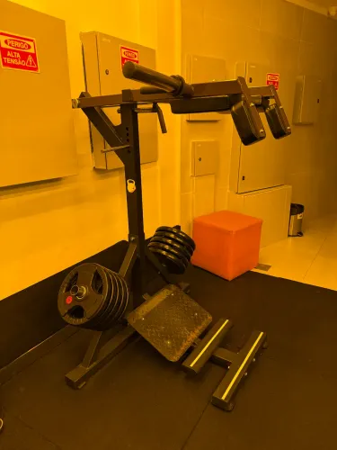 Vende-se Equipamento de Musculação Stand Calf (panturrilhas/quadríceps) da Map Fit (