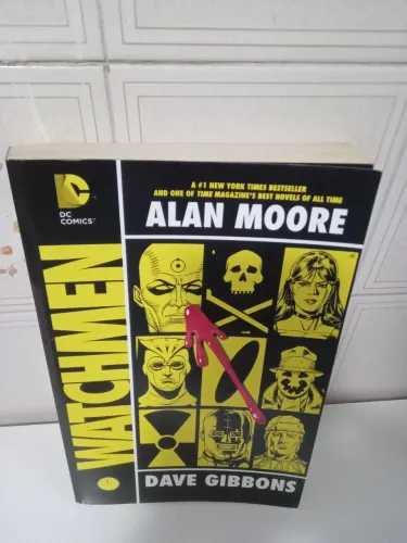 HQ importada Watchmen Alan Moore Dave Gibbons Edição Definitiva Deluxe <br>