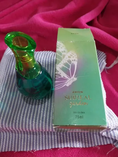 Perfume avon surreal Garden de 75 ml 