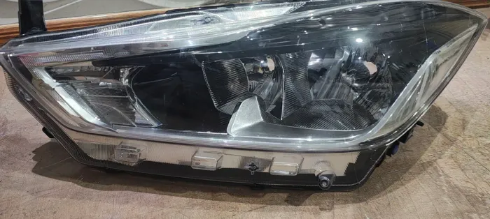 Farol kicks (sem led) esquerdo