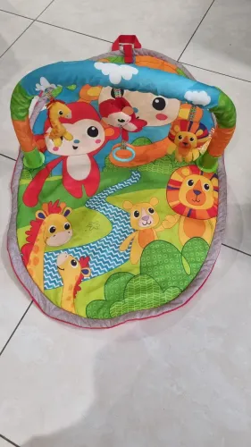 Tapete interativo para bebê com arco