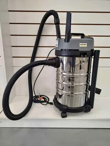 Aspirador de pó e água 1600w 30L Profissional Inox - Karcher (Loja)