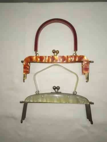 Par de fecho da vovó em madrepérola vintage