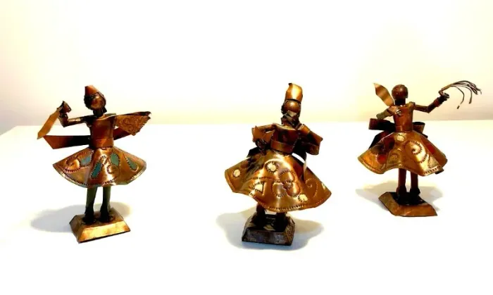 Dançarinas Místicas em Puro Cobre