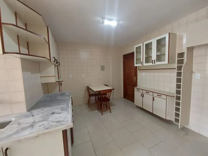 Apt 102m² - 2 qts(1 suíte)+ depend. na Estr Pau-Ferro