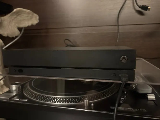 Xbox one X 1TB