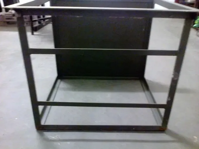 SUPORTE PARA AR CONDICIONADO, medidas: ~ 0,50 X 0,42 X 0,45 (LxAxP)