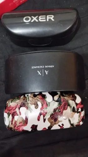 Vendo case  de óculos original ,várias marcas 