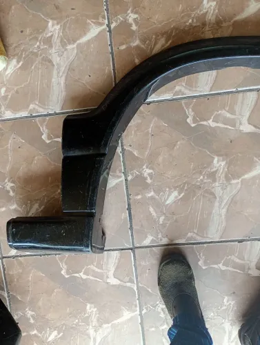 Moldura Paralama Dianteira Direita Chevrolet Tracker 2001 A 2009