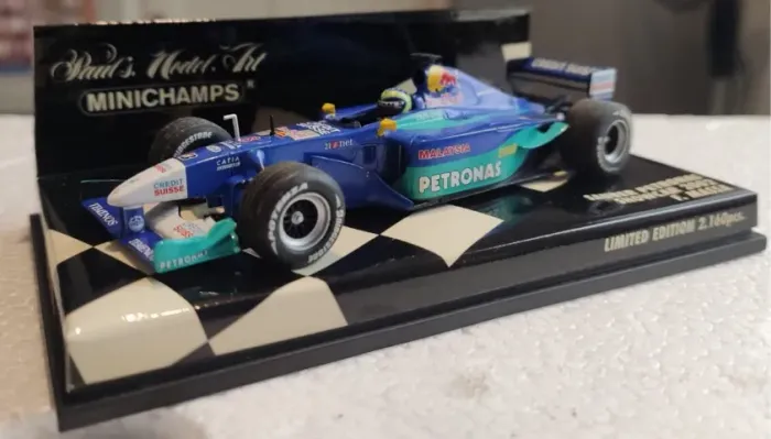 Sauber Petronas Showcar 2002 F. Massa Limited Ed. Minichamps