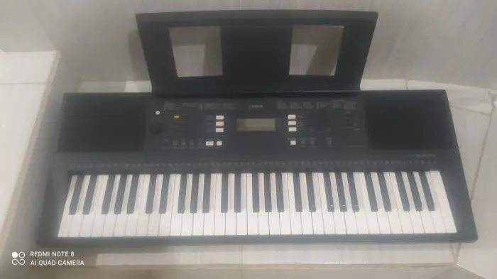 Teclado Yamaha PSR-E343 (LEIA BEM)
