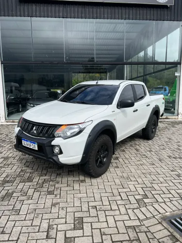 L200 Triton Sport Outdoor 2.4 4X4 2020