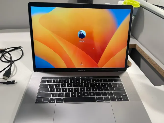 MacBook Pro i7 16GB 2017